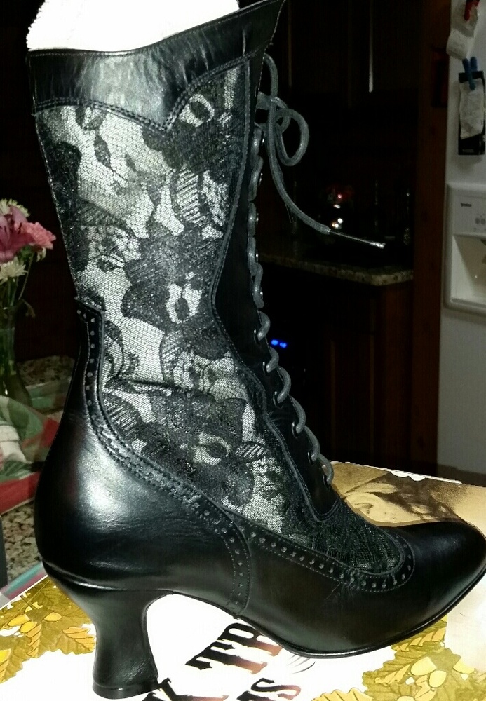 Leather and Lace boots w 3" heal